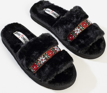 Minnetonka Slipper 'London' in Schwarz