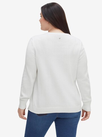 SHEEGO Sweater in White