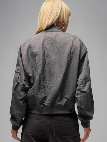 Jordan Kurtka przejściowa 'FLT RENEGADE' w kolorze szary: tył