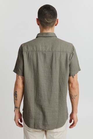 !Solid Regular fit Button Up Shirt in Green