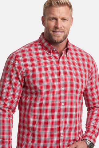 Men Plus Regular fit Button Up Shirt in Red