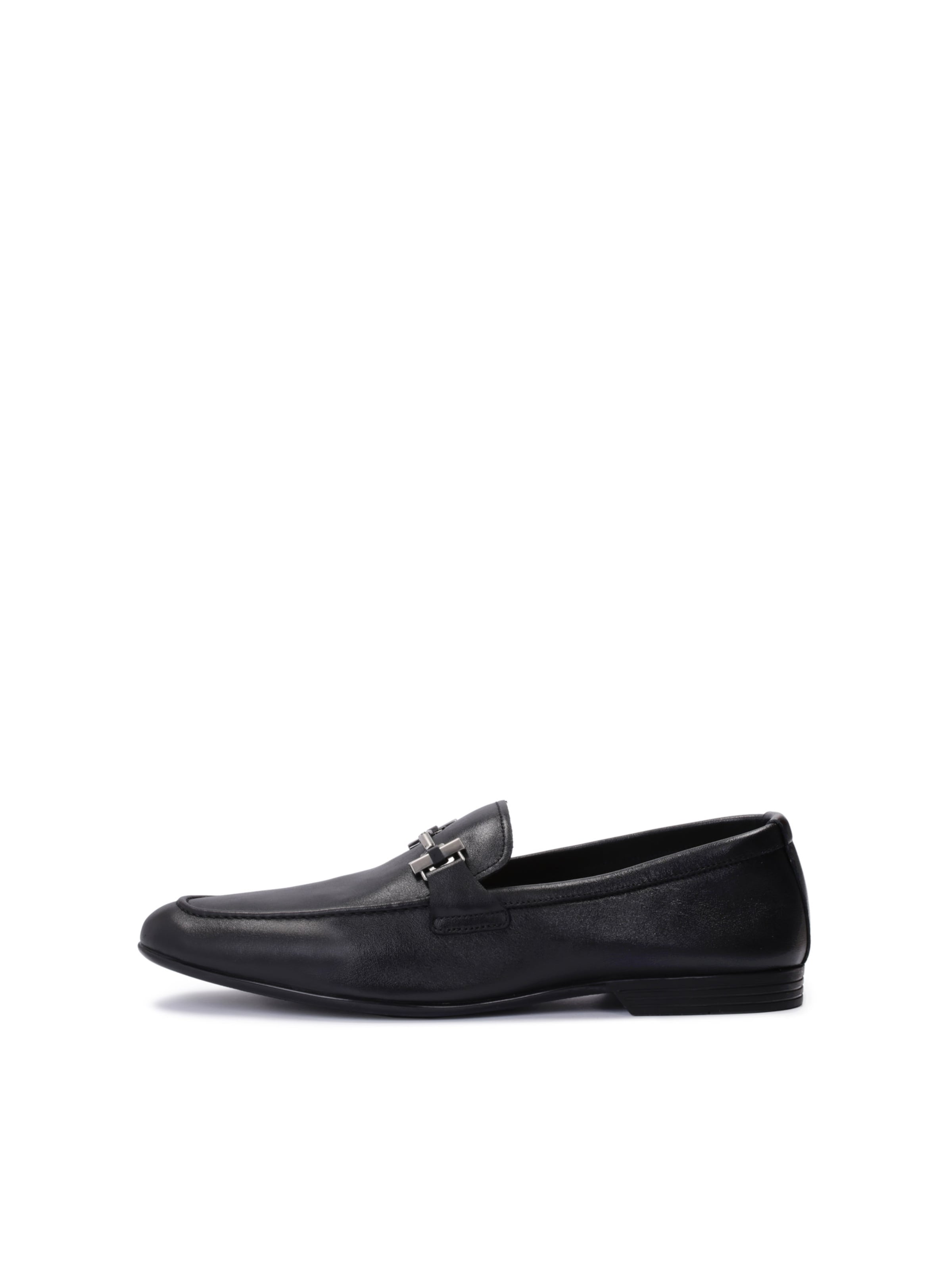 Kazar Classic Flats in Black: front