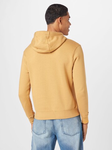 Nike Sportswear - Regular Fit Sweatshirt 'Club Fleece' em amarelo