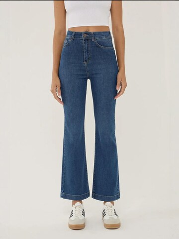 Flared Jeans di Hiccup in blu: frontale