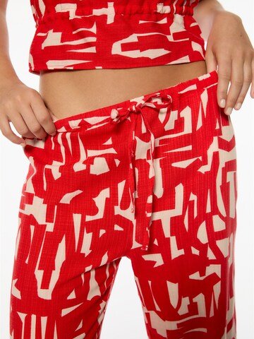 Pull&Bear Loosefit Broek in Rood