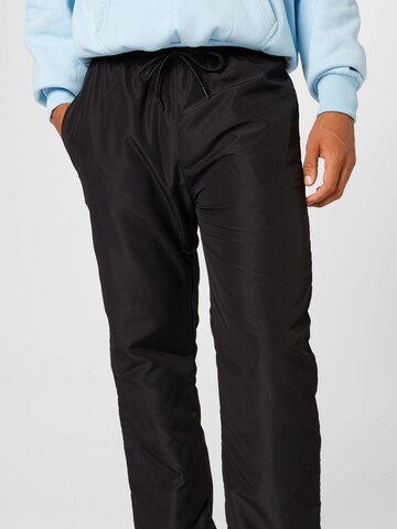 Loosefit Pantaloni di Urban Classics in nero