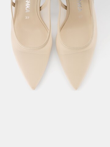 Bershka Pumps in Beige