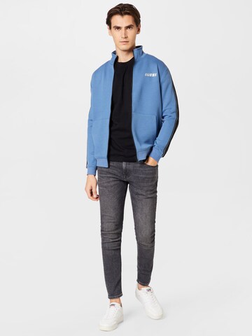 GUESS Sportsweatjacke 'MICKEY' in Blau