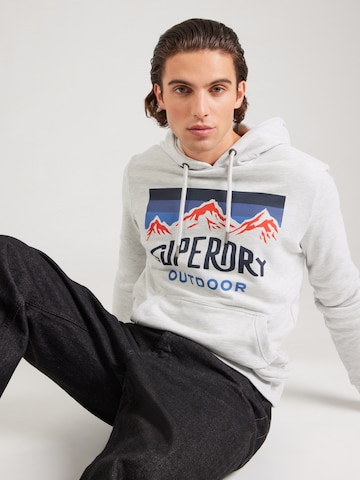 Superdry - Sudadera 'Mountain' en gris: frente
