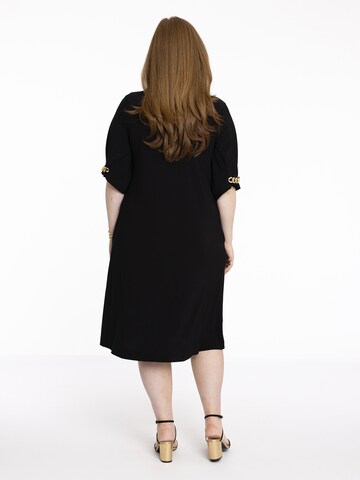 Yoek Shirt Dress in Black