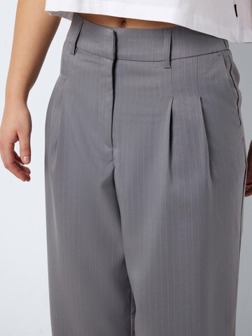 Wide Leg Pantalon à pince 'MILLA LARRIE' Noisy may en gris