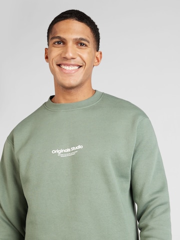 JACK & JONES Sweatshirt 'VESTERBRO' i grön