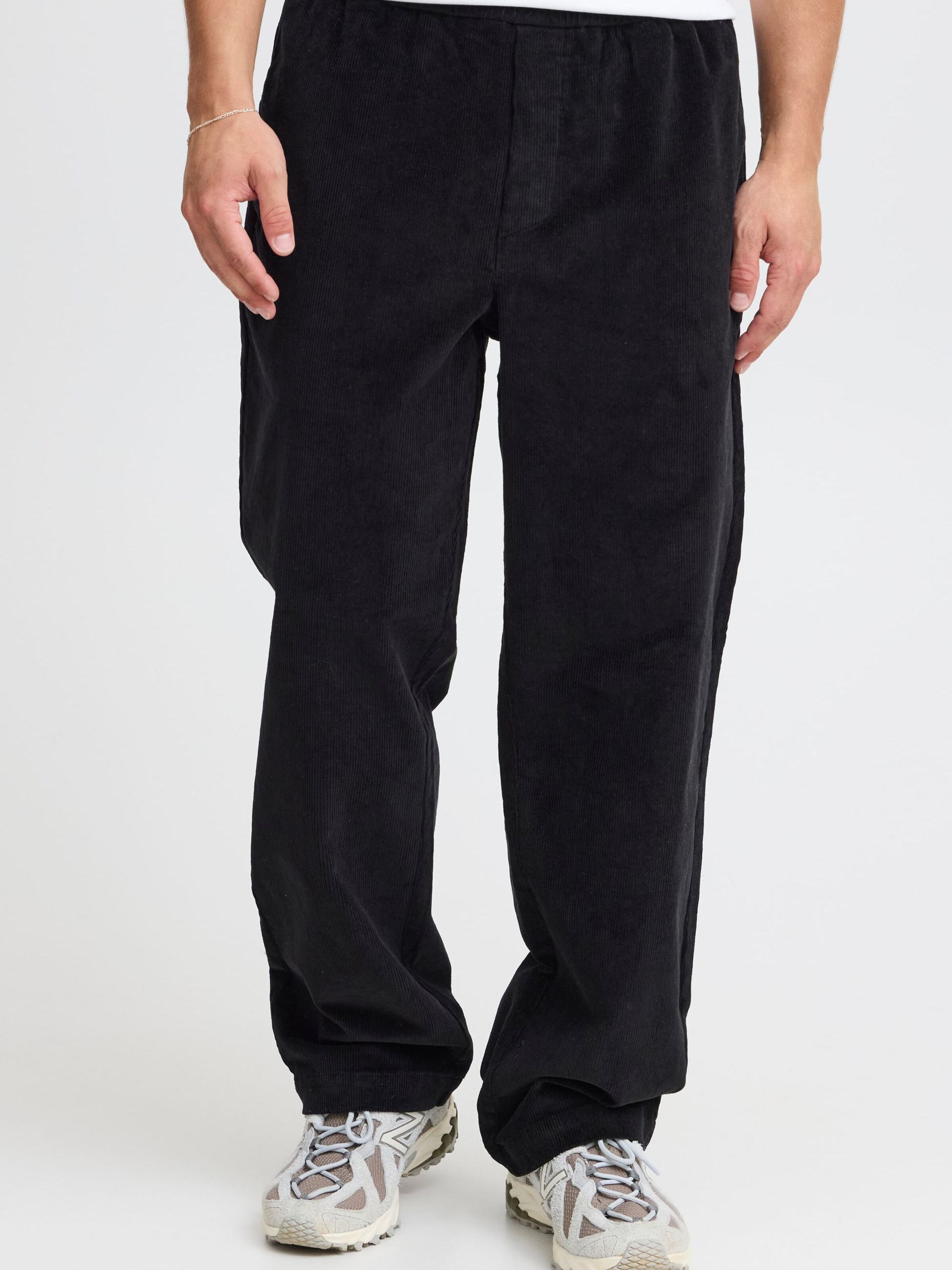 Regular Pantalon chino !Solid en noir : devant