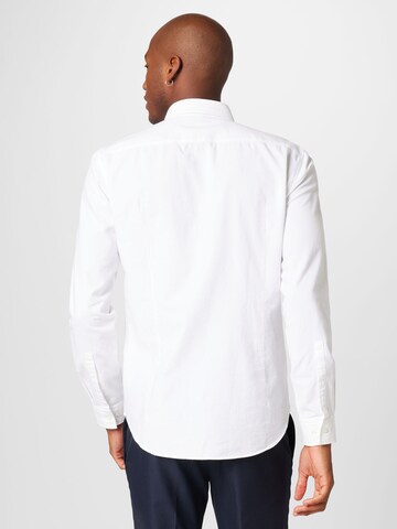 Coupe slim Chemise 'Evito' HUGO en blanc