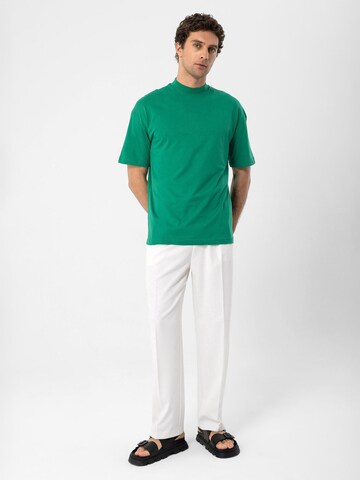 Tricou de la Antioch pe verde