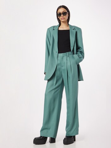 Won Hundred Wide leg Pleat-Front Pants 'Camille' in Green