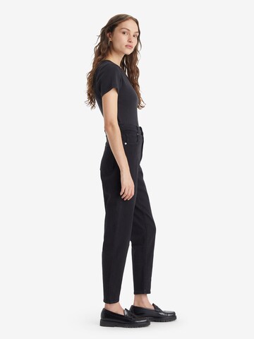 LEVI'S ® Tapered Jeans 'High Waisted Mom Jean' in Zwart