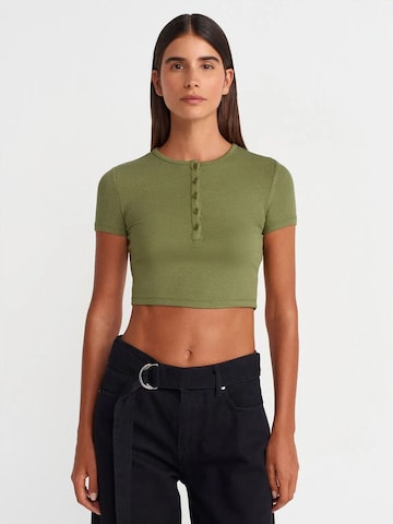 Maglietta di Dilvin in verde: frontale
