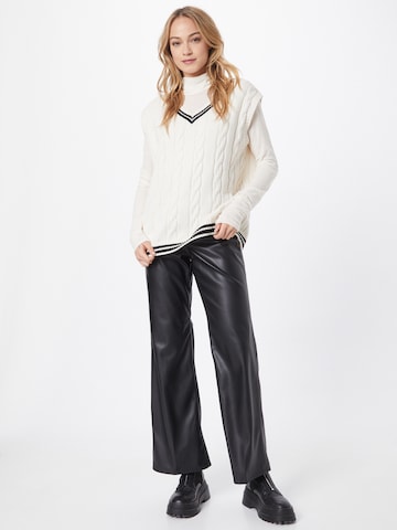 LEVI'S ® Flared Broek '70s Flare' in Zwart