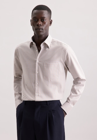 Coupe regular Chemise business SEIDENSTICKER en marron : devant