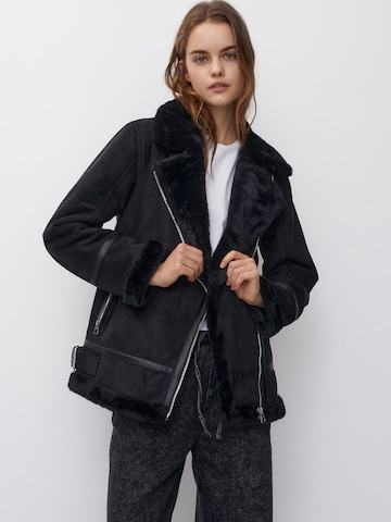 Pull&Bear Winter Jacket in Black: front