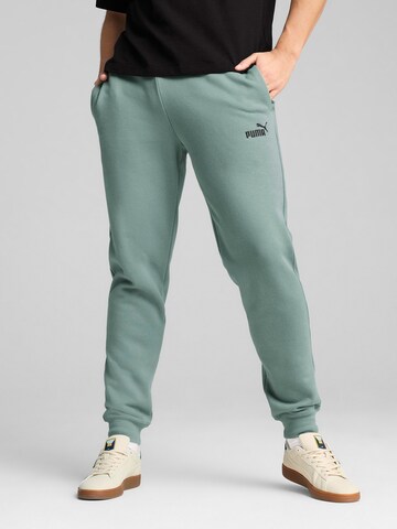 PUMA - Tapered Pantalón deportivo 'ESS No. 1' en verde: frente