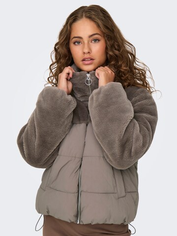 Giacca invernale 'ONLWanja' di ONLY in grigio: frontale