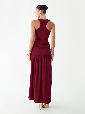 BWLDR Suknia wieczorowa 'KYLE' w kolorze czerwony: tył