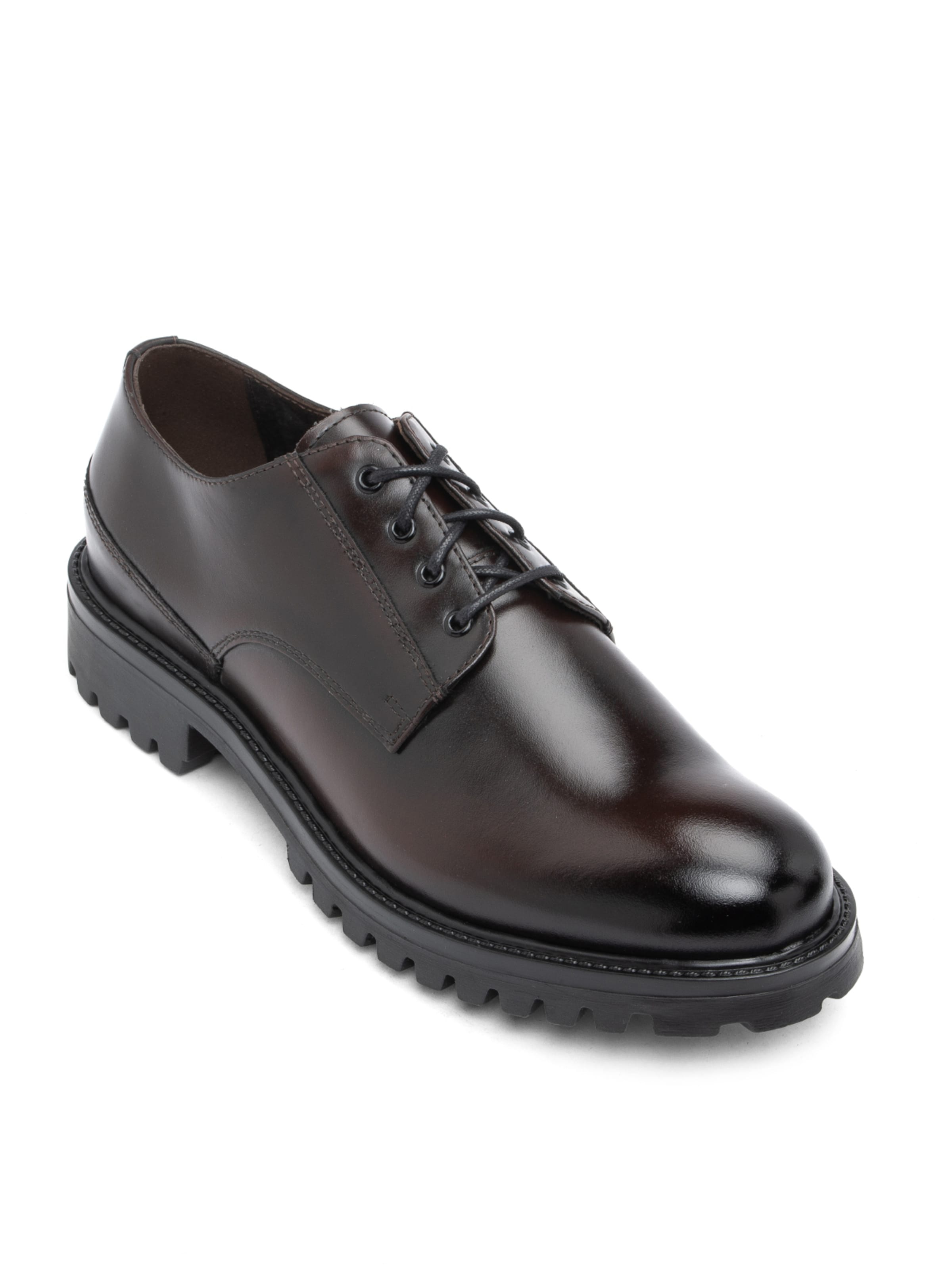 Chaussure à lacets RYŁKO en marron : devant