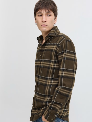 JACK & JONES Comfort Fit Skjorte 'JJJOSHUA' i brun