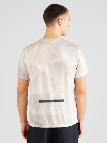 T-Shirt fonctionnel 'Run Division Rise 365' NIKE en gris