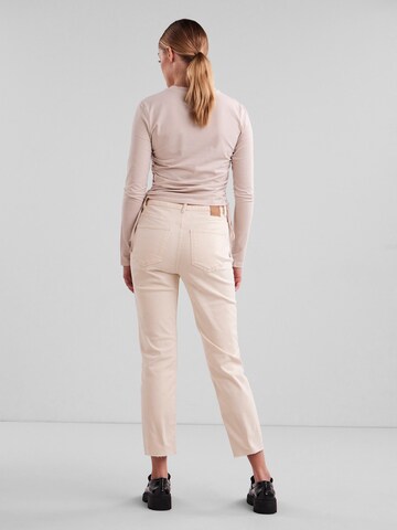 regular Jeans 'Leah' di PIECES in beige