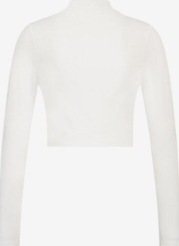 hunkemöller x NA-KD Koszulka do spania 'Lia' w kolorze biały