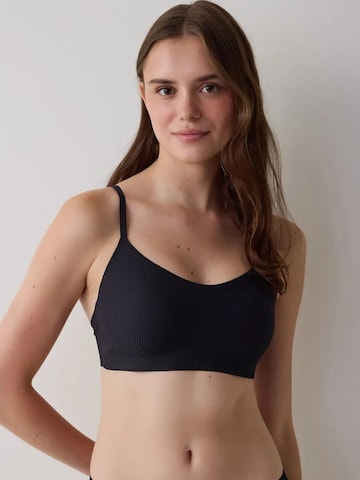 Penti Podprsenka 'BHs & Bralettes' – černá: přední strana