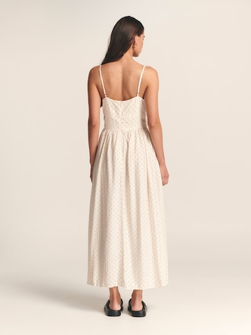 Robe 'BAYLEN' St MRLO en beige : derrière