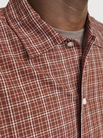 JACK & JONES Comfort fit Button Up Shirt in Brown