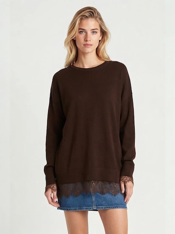 Happiness İstanbul Pullover in Braun: Vorderseite