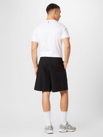 WEEKDAY Loosefit Shorts in Schwarz