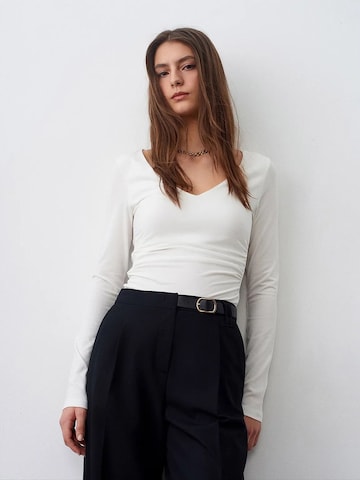 Dilvin - Blusa 'Blusen' em branco