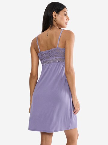 TRIUMPH Nachthemd ' Red Label Timeless Sensuality ' in Lila