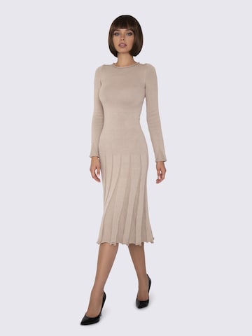 Anushka Gebreide jurk in Beige