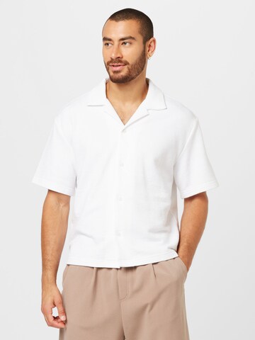 WEEKDAY Comfort fit Button Up Shirt 'Charlie' in White: front