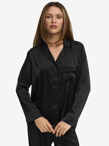 cfab (formerly creamy fabrics) - Camiseta para dormir 'Satin Pyjama Hemd' en negro: frente