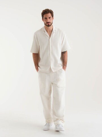 ABOUT YOU x Kevin Trapp Regular fit Button Up Shirt 'Leopold' in White