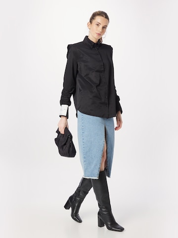 Trendyol Blouse in Black