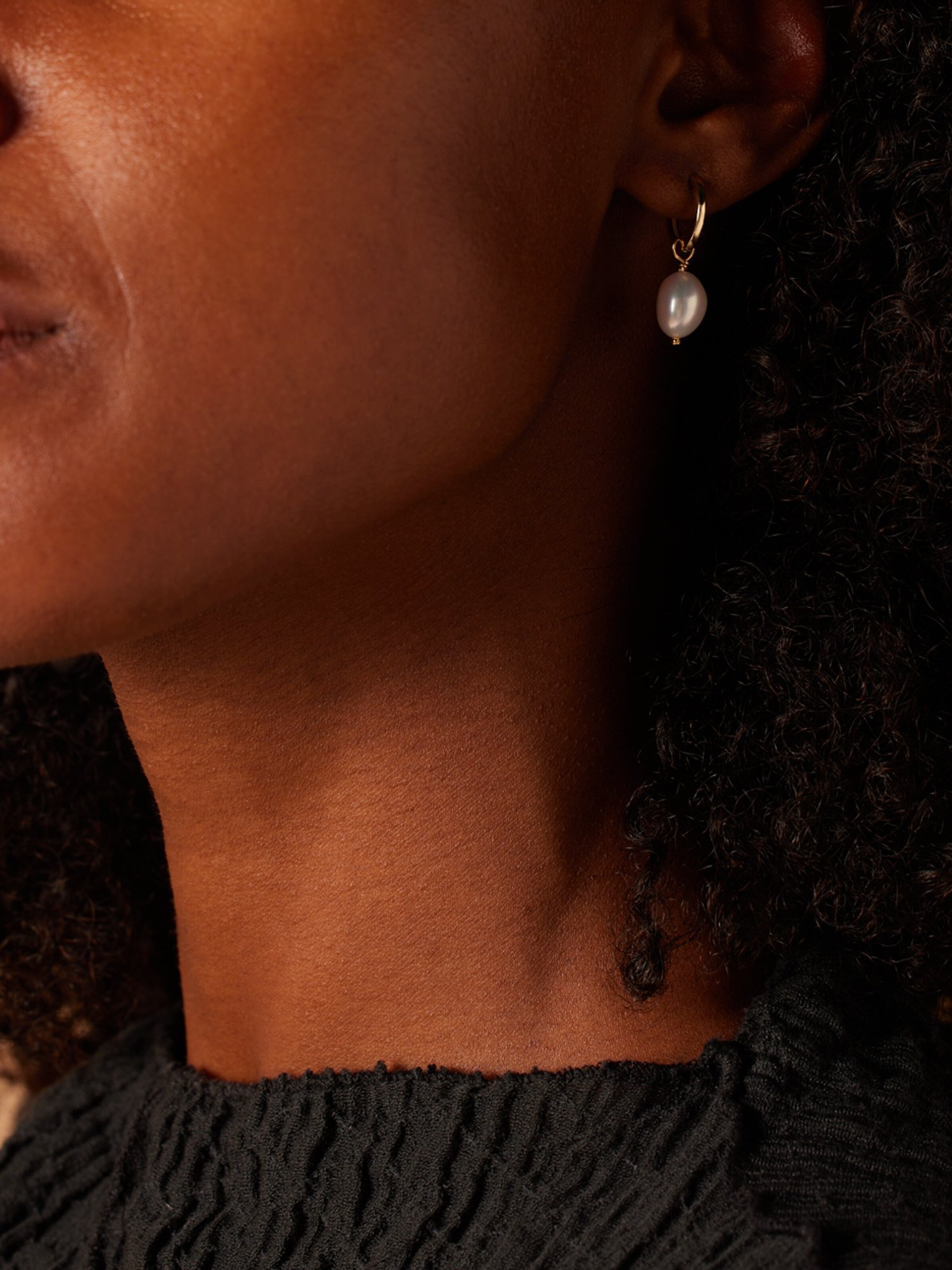 Lucardi Earrings in Gold: front