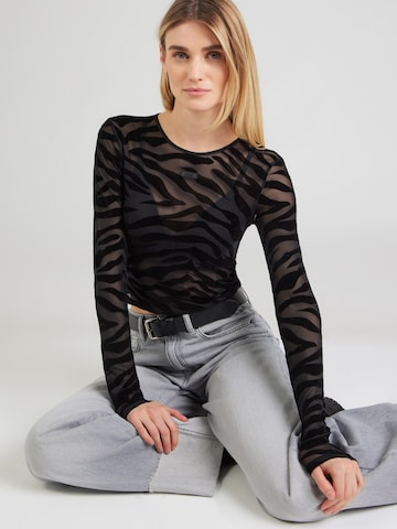 Karo Kauer Shirt in Black: front