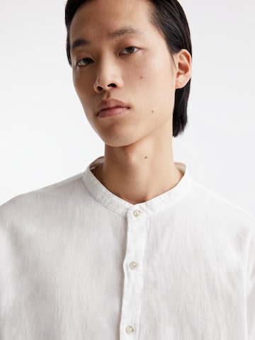 Pull&Bear Comfort fit Button Up Shirt in White