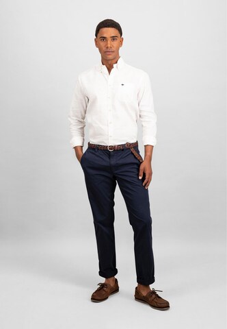 Coupe regular Chemise FYNCH-HATTON en blanc