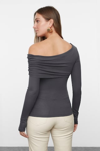 Trendyol Shirt in Grey
